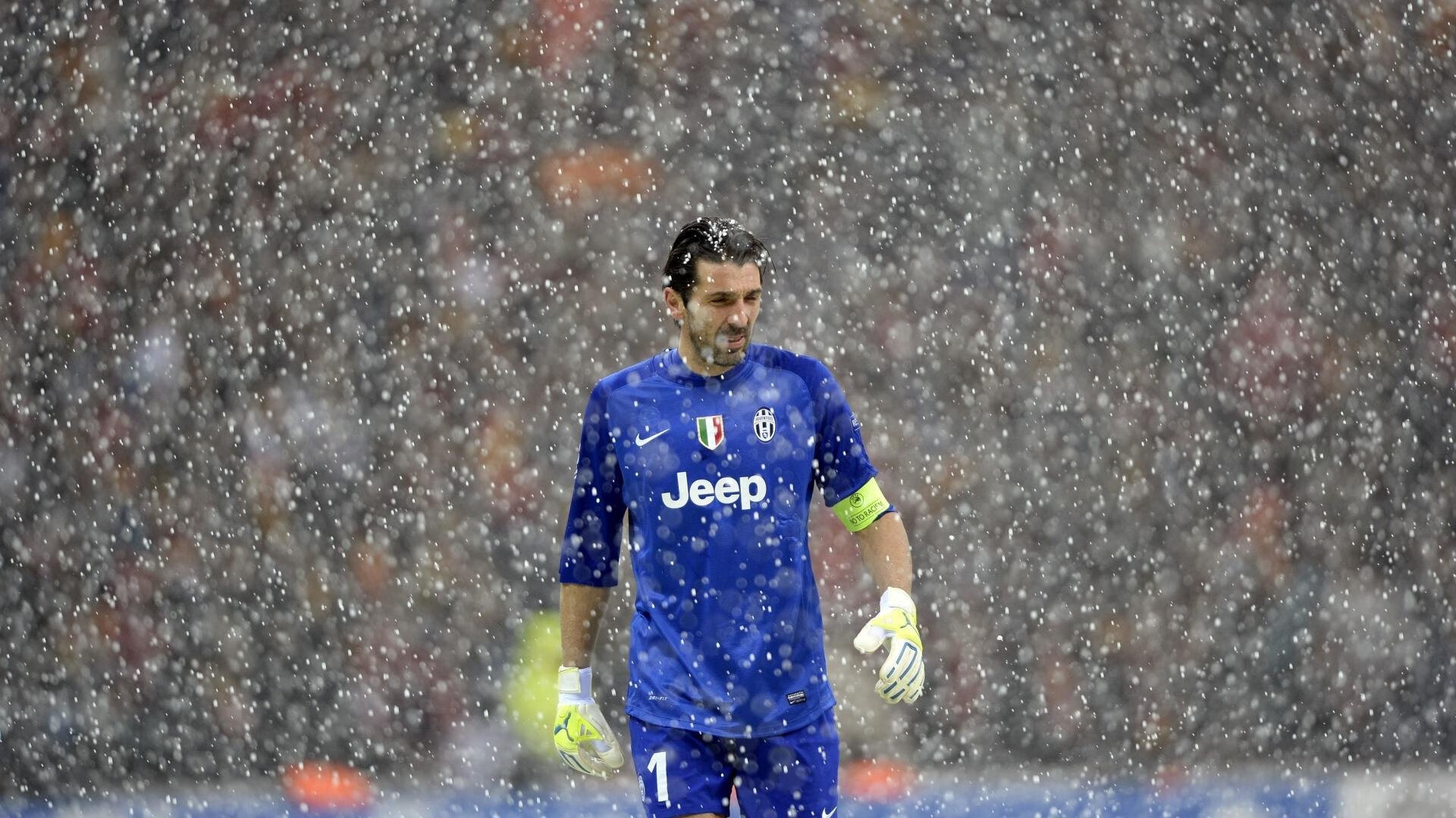 开云体育软件-特色冰川徒步探险，极地极限的挑战体验，冰川徒步穿什么鞋